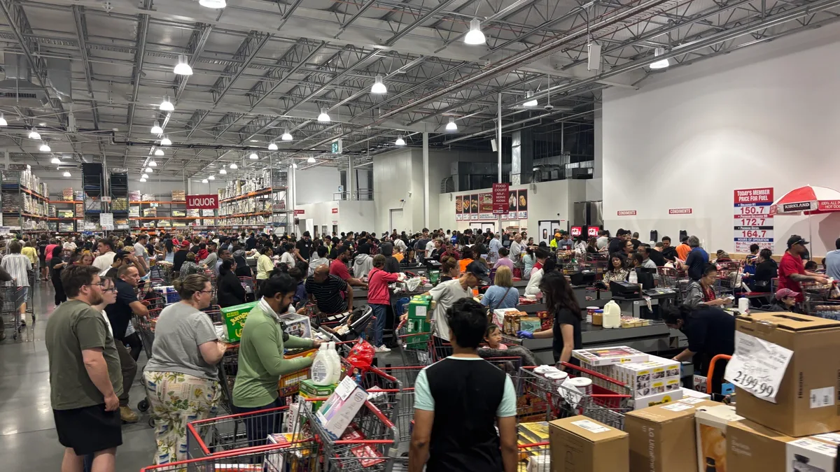 Kristof is 🛍️ shopping at Costco Wholesale Ardeer with Nada and Raphael.