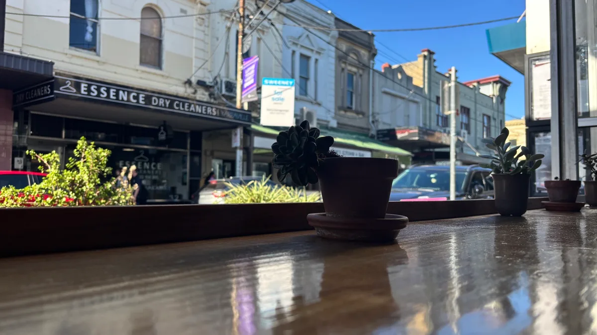 Kristof is 🍽️ eating at AT43 Cafe & Thai Restaurant.