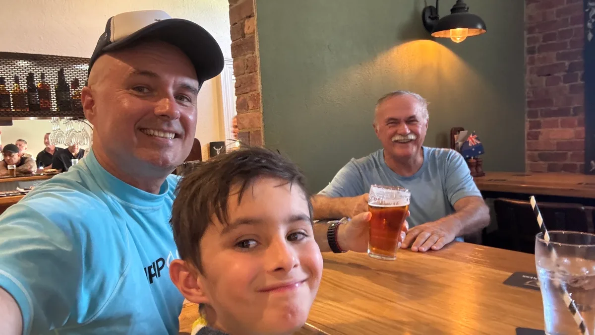 Kristof is 🍺 drinking at Stags Head Hotel with Wlad and Raphael.