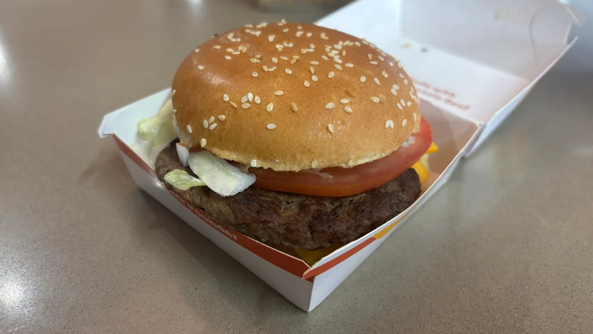 Kristof is 🍽️ eating at McDonald's.