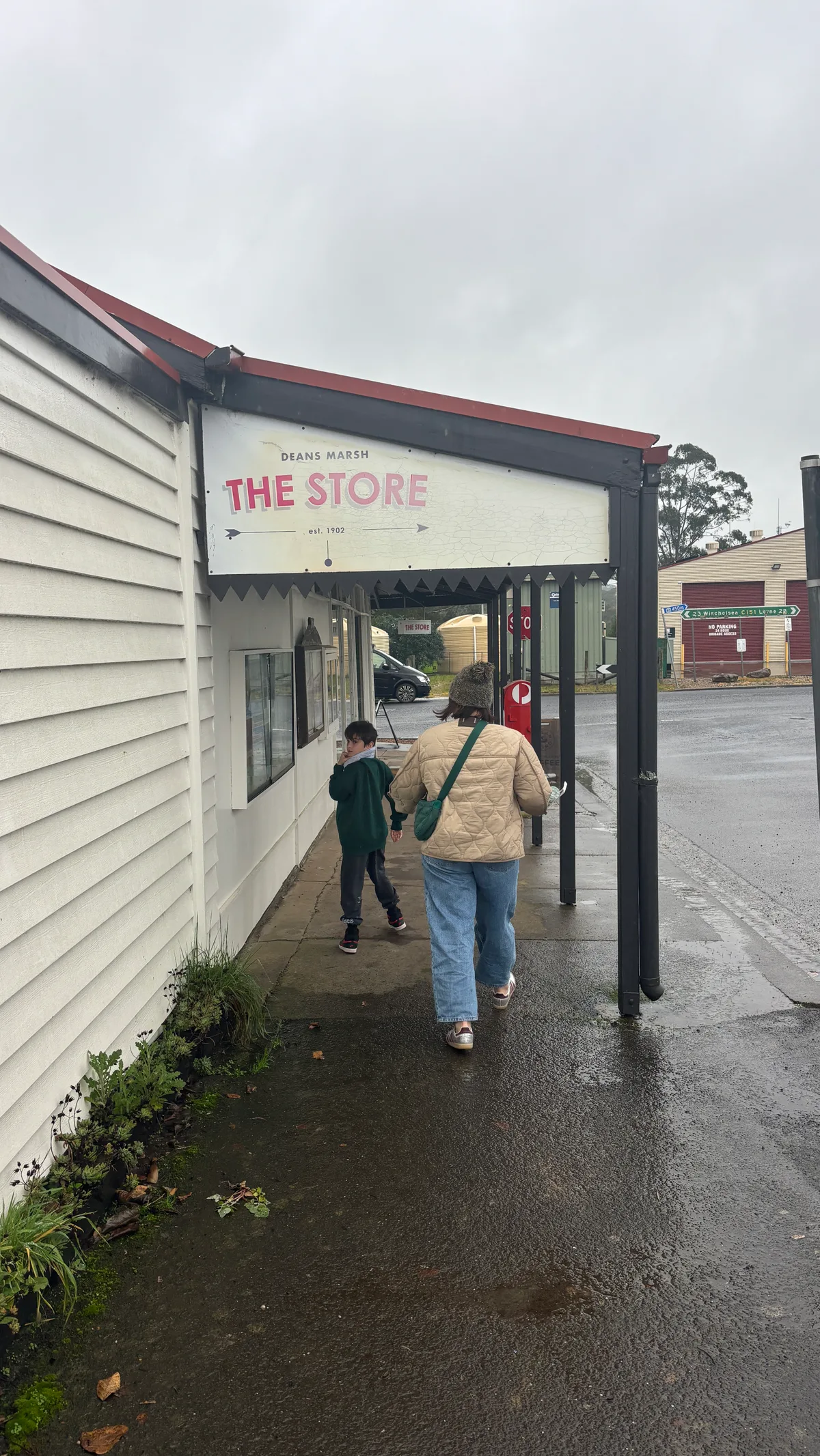 Kristof is 🍽️ eating at The Store Deans Marsh with Nada and Raphael.