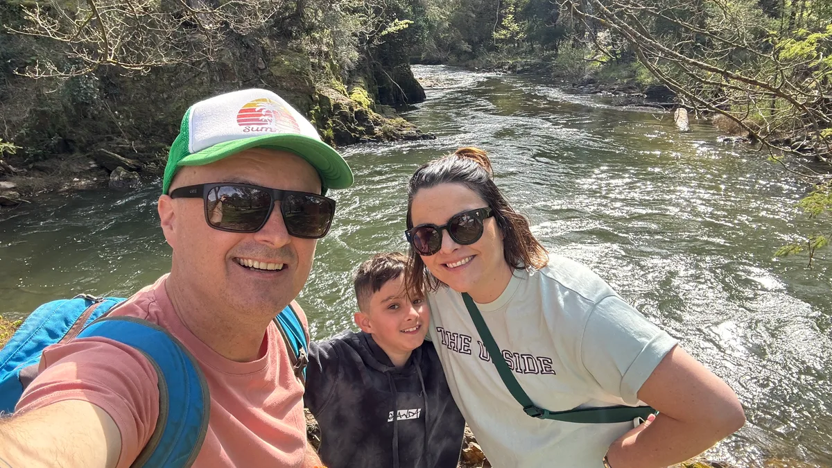 Kristof is 🌿 exploring the creek trail at Ovens River.