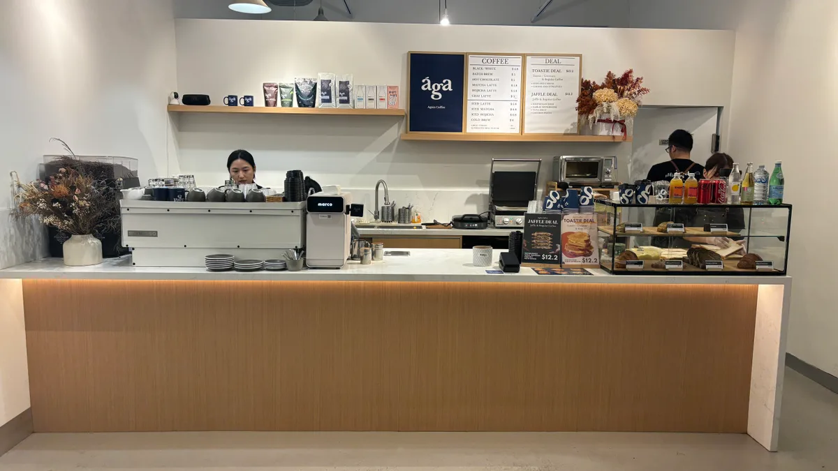 Kristof is 🏛️ visiting at Again coffee.