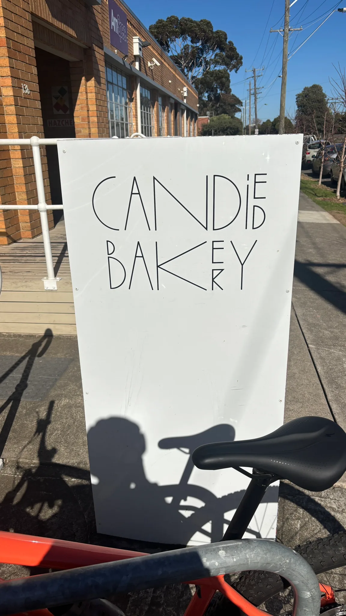 Kristof is 🥐 eating at Candied Bakery with Raphael and Nada.