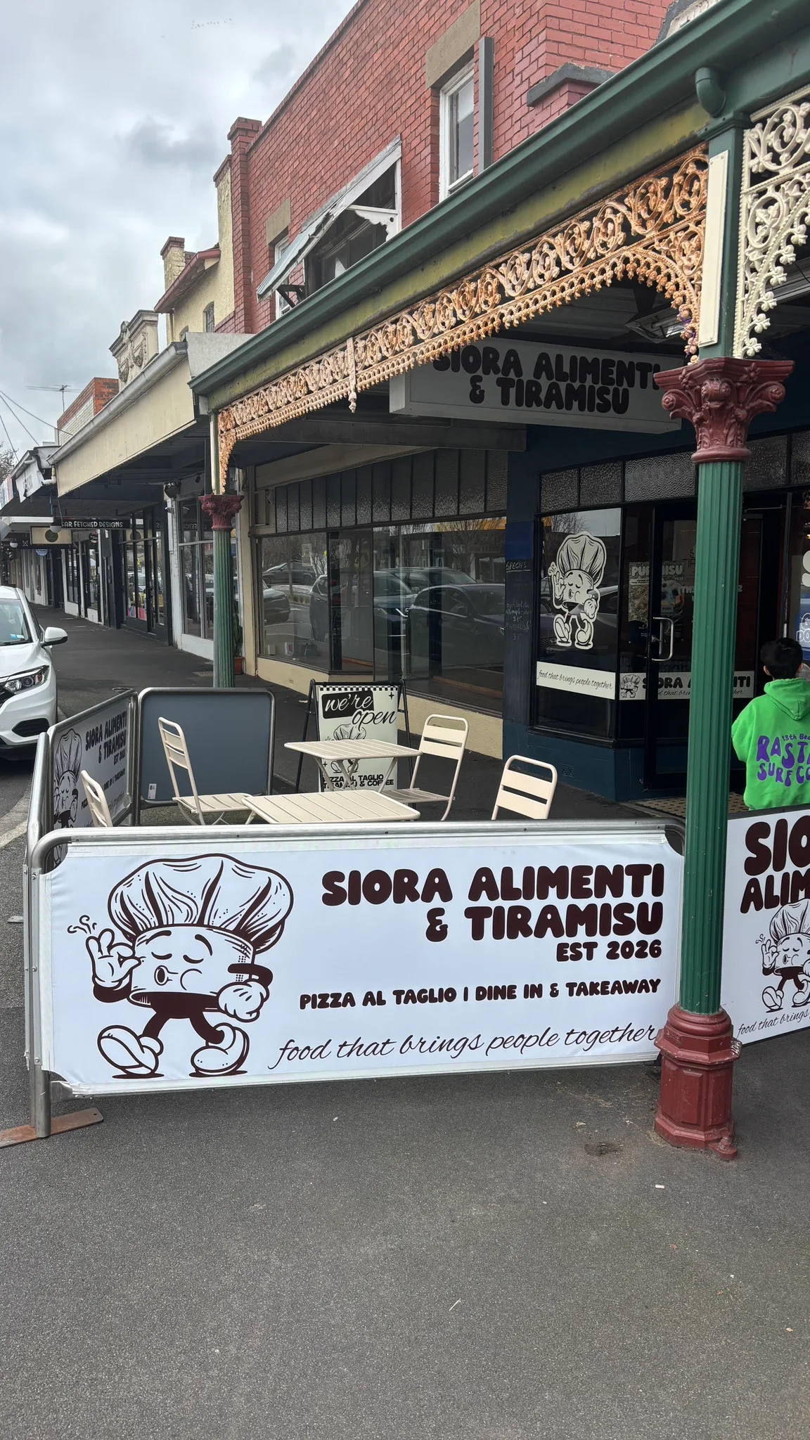 Kristof is 🍽️ eating at Siora Alimenti & Tiramisu with Raphael and Nada.