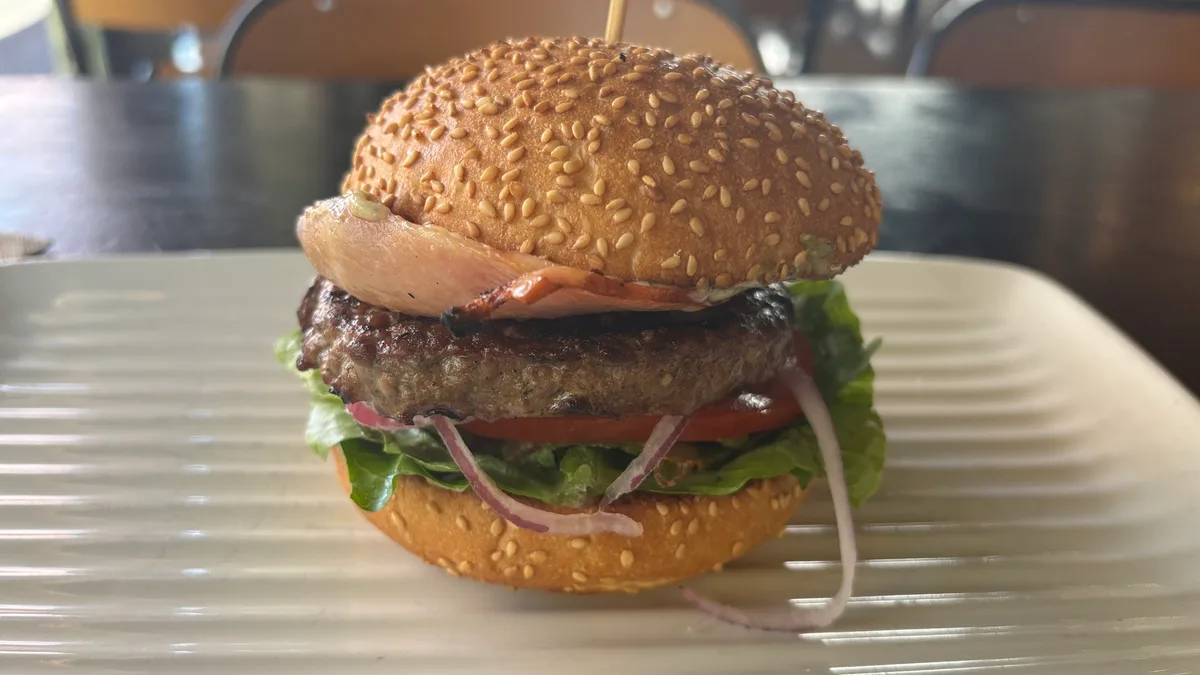 Kristof is 🍔 eating at Grill'd.