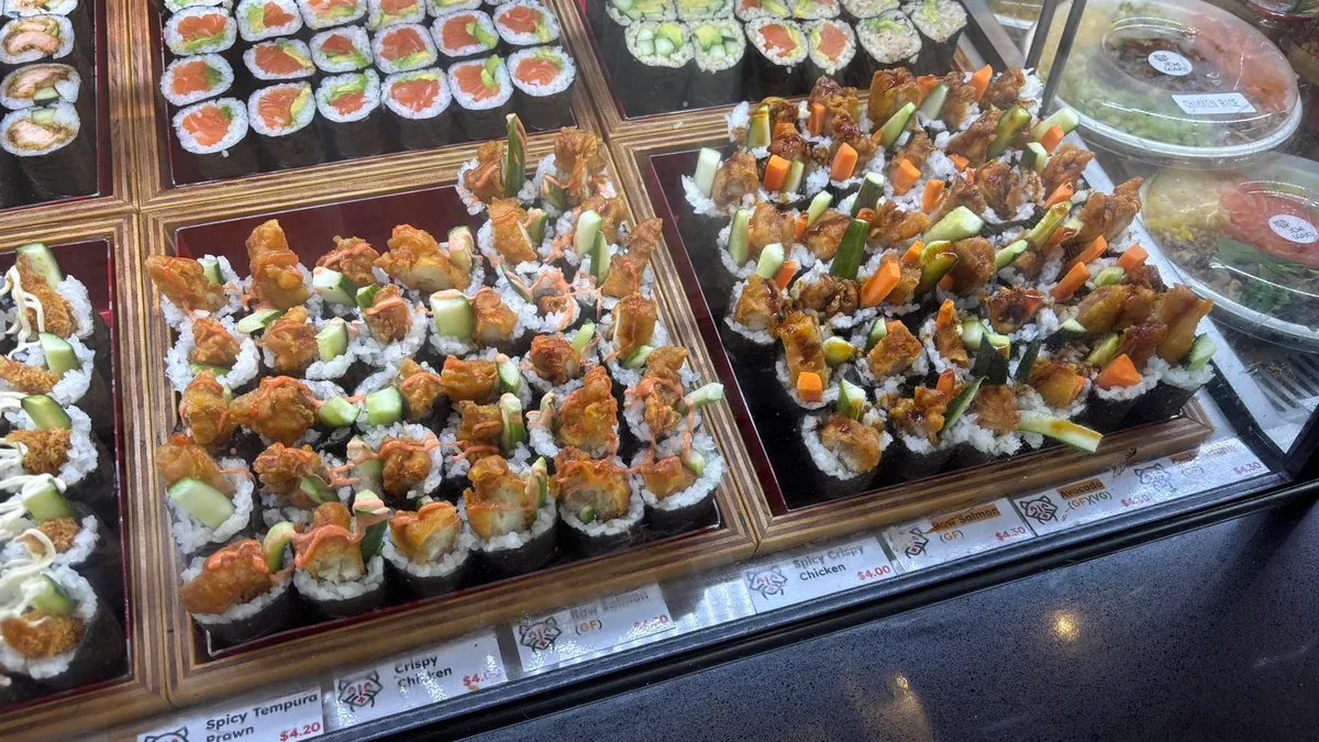 Kristof is 🍽️ eating at Ichi-maki.