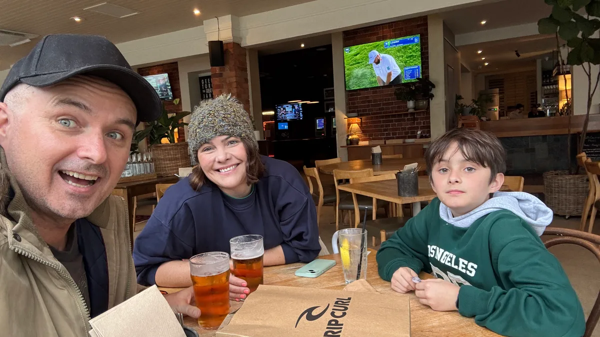 Kristof is 🍺 drinking at Lorne Hotel with Raphael and Nada.