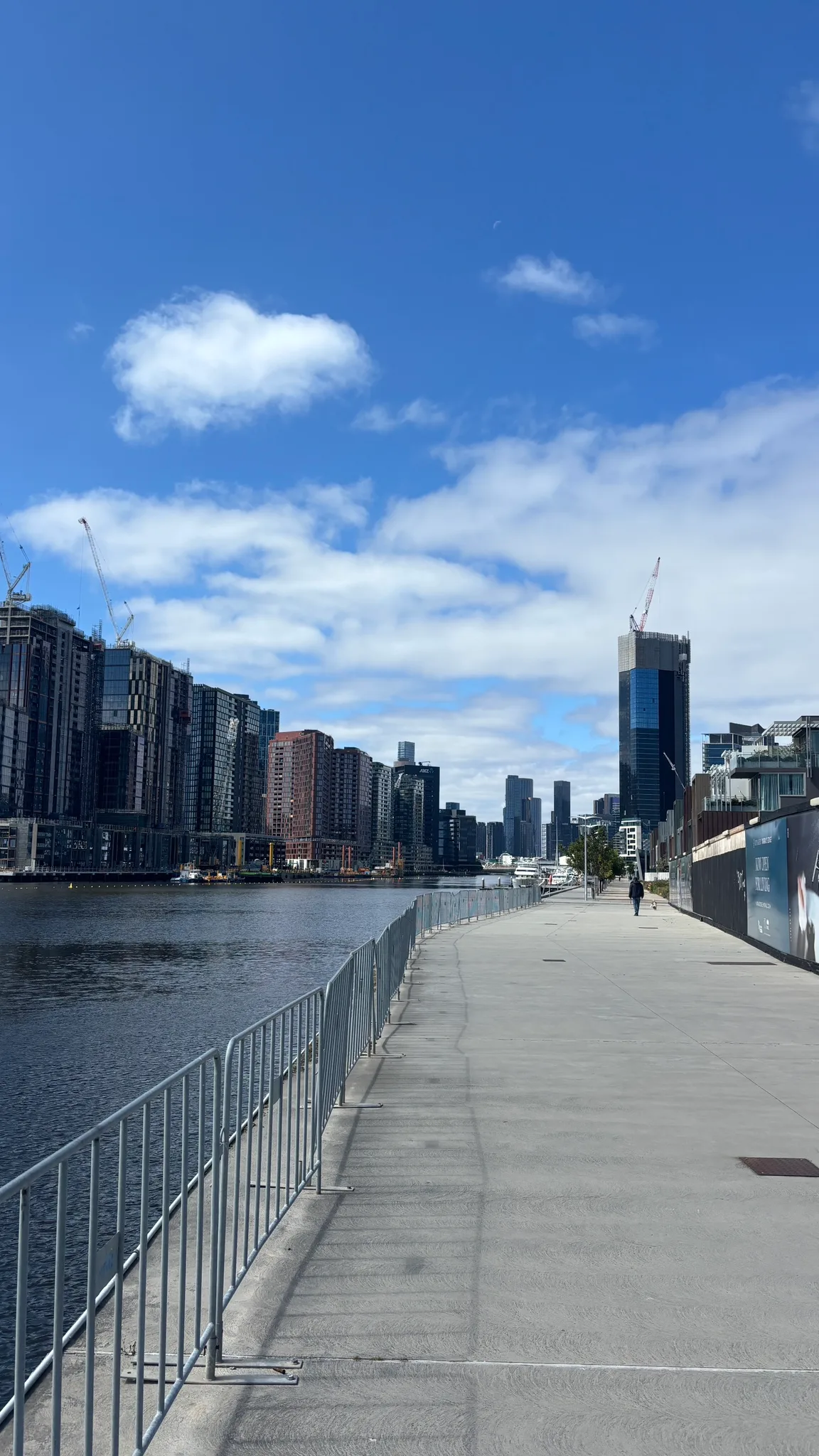 Kristof is 🌳 exploring in Docklands.