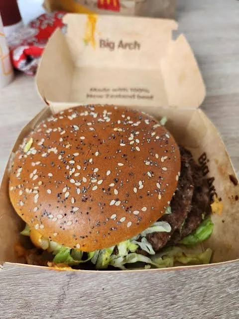 Harry Goodwin is 🍽️ eating at McDonald's.