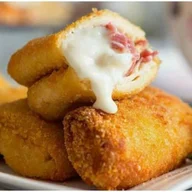 Risoles Rumah Kue Ayu Cabang Taman Giri logo
