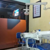 Eny Apriyanti Dentist logo