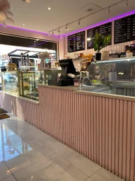 IZABELLA CAFE & PATISSERIE CAMDEN logo