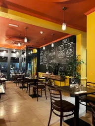 The Quarter Café Barnes logo
