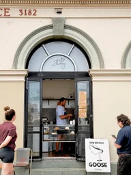 Goose Coffee logo