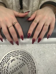 Lupus Pink Nail bar logo