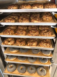 Remi's Bagels logo