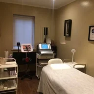Beauty Studio Relax and Glow logo