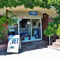 Belconnen Animal Hospital logo