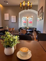Gardener's Lodge Cafe logo