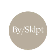 By/ Sklpt café logo