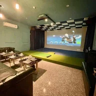 Top screen golf bar logo