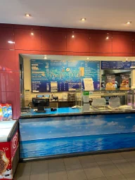 Pacific D'Lite Fish 'n' Chippery logo