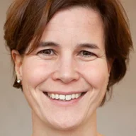 Dr. med. Julia Huebner logo