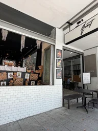 Innit Cafe and Bar logo
