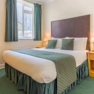 London Town Hotel logo