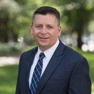 Stephen McCarthy Real Estate logo