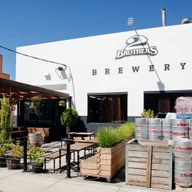 2 Brothers Brewery logo