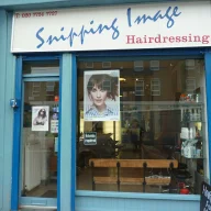 Snipping Image Hairdressing logo
