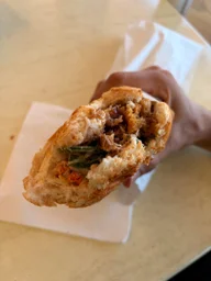 Golden Oven Bakery logo
