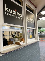 Lorenzo's Kusina logo