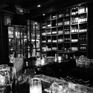 Ten Degrees Bar logo