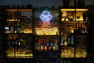Qubi‘s Café & Bar logo