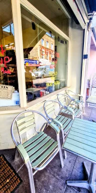 Pia's Cafe Sandwich and Coffee Shop logo