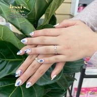 Jessi's Nails & Spa logo