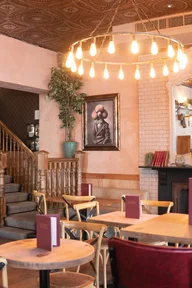 The Hayden Pub and Rooms logo