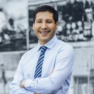 Dr Nima Pakrou - Ophthalmologist logo