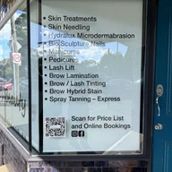 Dena's Beauty Salon logo