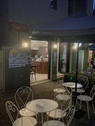 MeetU Cafe & Bistro logo