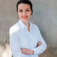 Jelena Radojev - selbstständige Immobilienmakler bei Deutsche Bank Immobilien GmbH logo