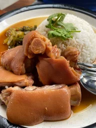 Yaowarat Thai Street Foods logo