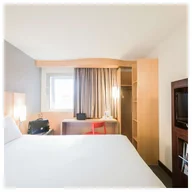 ibis London Heathrow Airport logo
