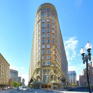 The Saunders Building logo