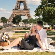 Love Picnic Paris logo