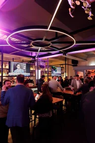 Harvey's Sports Bar & Grill logo