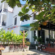 Nhà WARATAH Villa & Restaurant logo